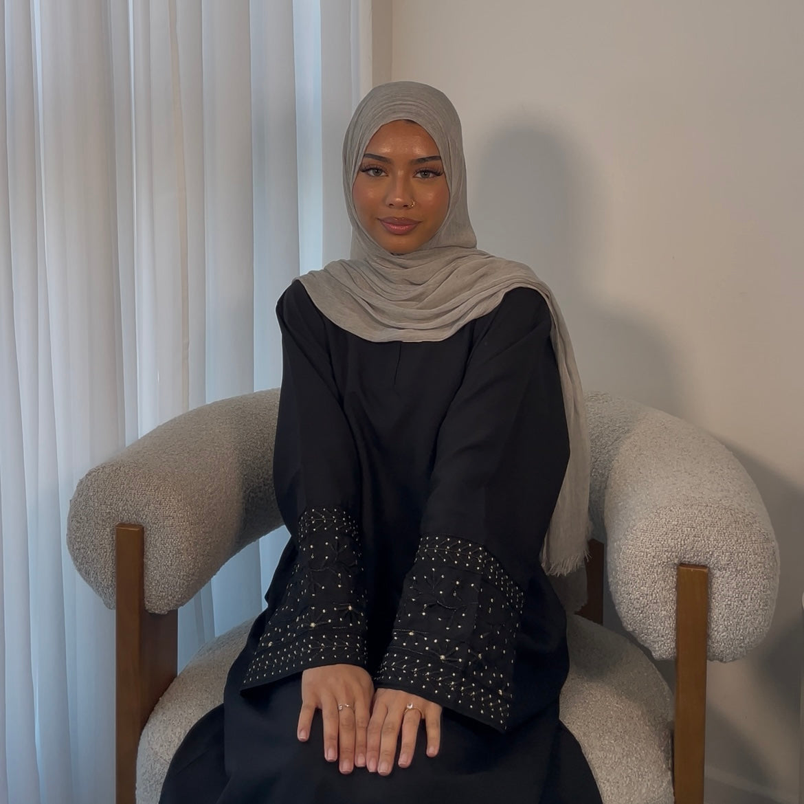 Thai Hijab Smoke