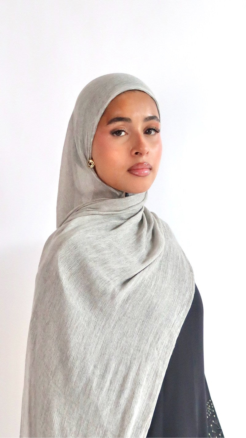 Thai Hijab Smoke